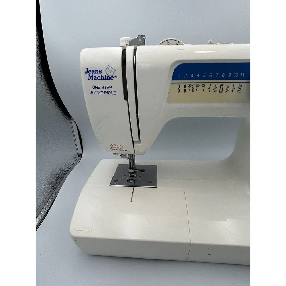 White Jeans Machine Sewing Machine With Foot Pedal Model 4042 Works W/ Manual